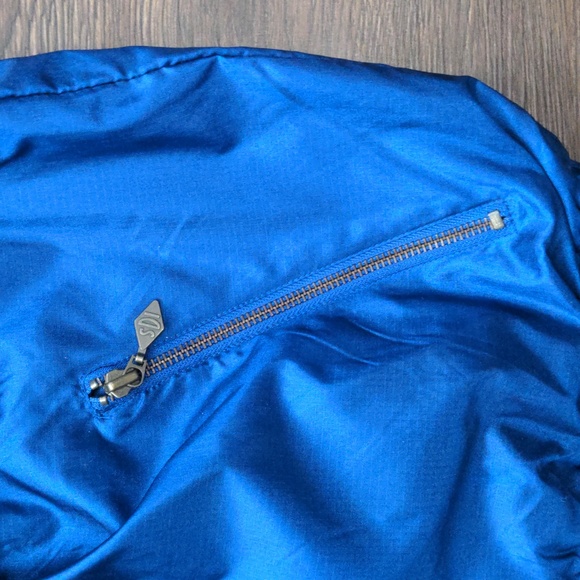 SDI Men's Size Medium Blue/Red Reversible Vest (Please Read) - Picture 3 of 9